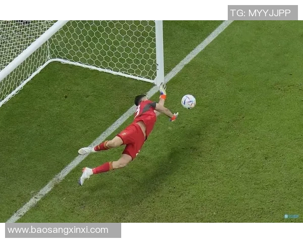 马丁内斯的传奇之路：从默默无闻到全球瞩目的足球巨星